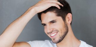Cum își îngrijesc bărbații părul