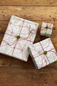 gallery-1478310393-54eb18a087c58-crafts-map-paper-wrapping-0114-s2