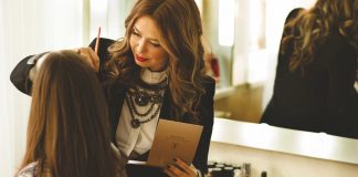 Cum să reușești în viață, făcând ce îți place! – Alina Agache