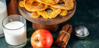 Inele de măr cu scorțișoară – desert rapid și aromat pentru serile de toamnă